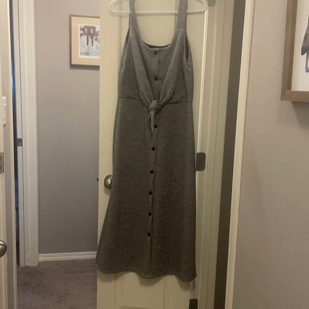 Cute grey dress with front tie. Size L
